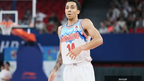 雷霆队史变迁：从无中锋到双大前锋杰林威和切特的崛起